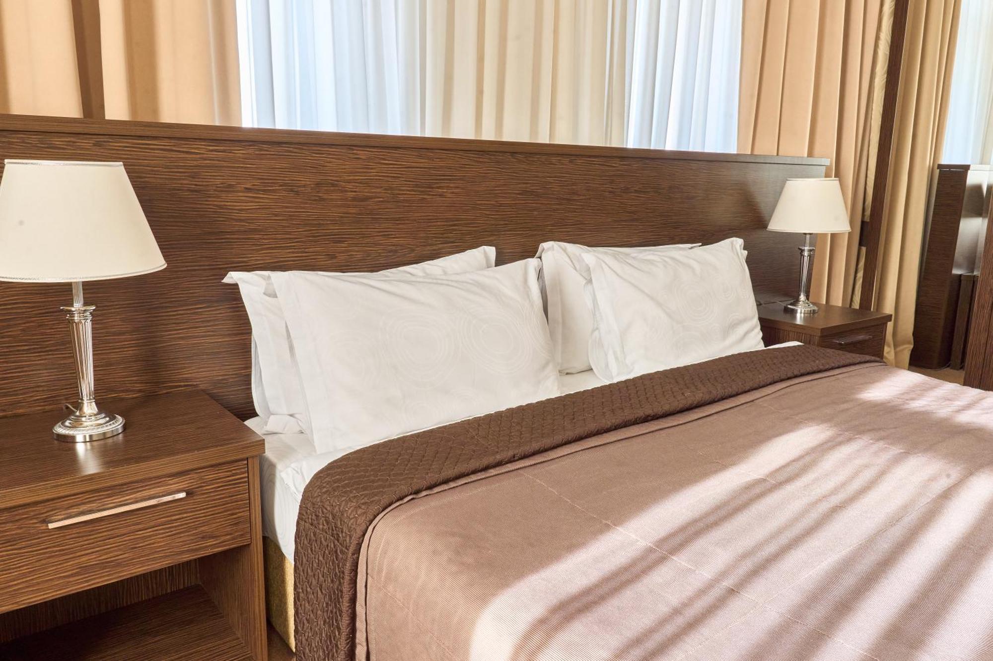 Kainar Hotel Shymkent Ngoại thất bức ảnh