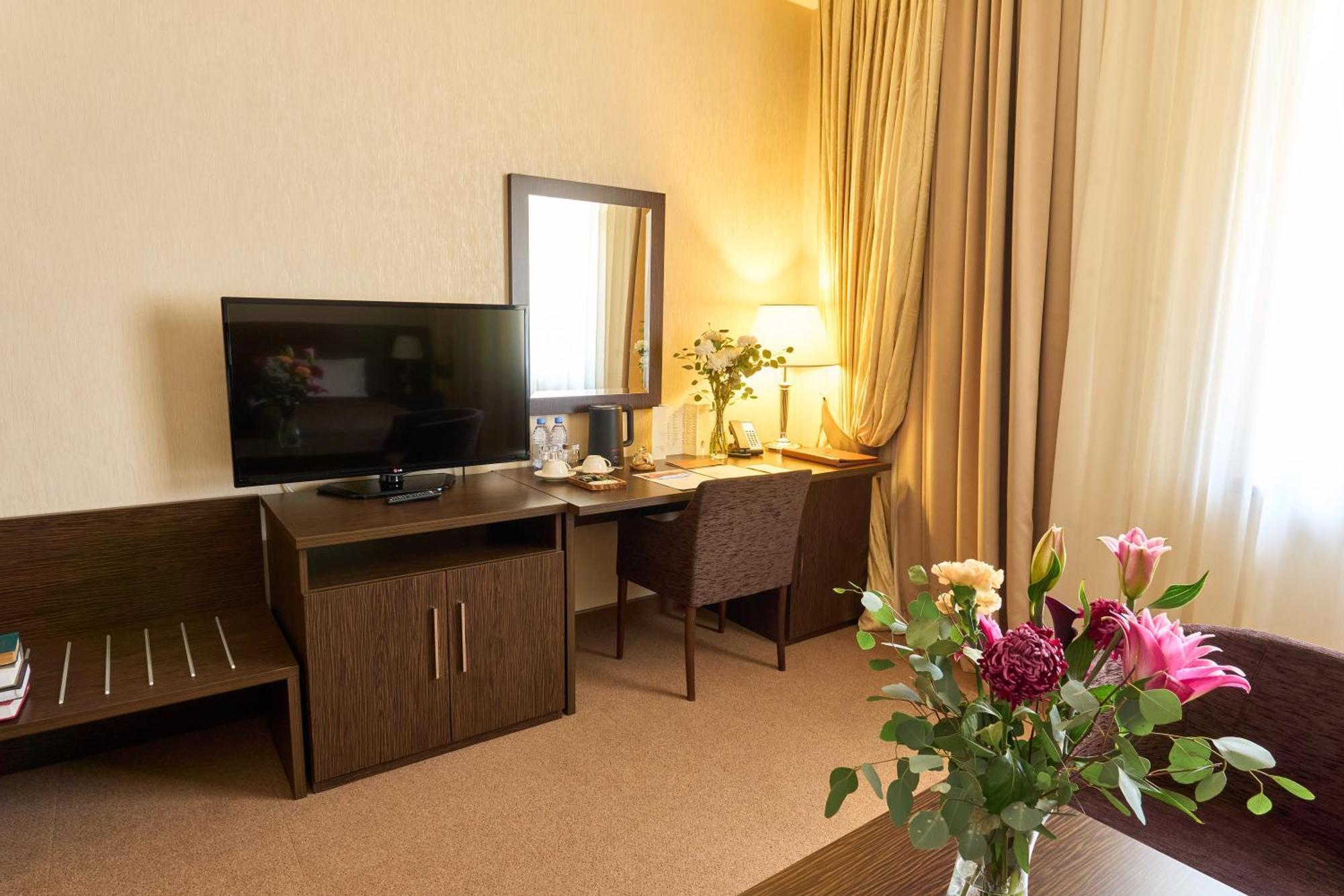 Kainar Hotel Shymkent Ngoại thất bức ảnh